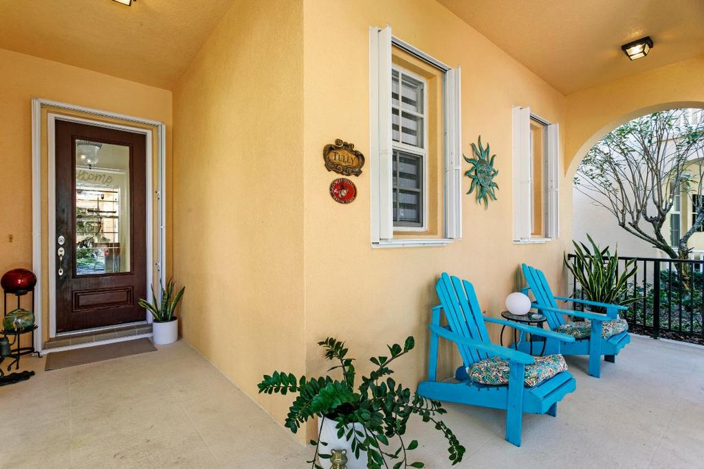 Photo of 418 San Remo Drive, Jupiter, FL 33458 (MLS # R11142863)