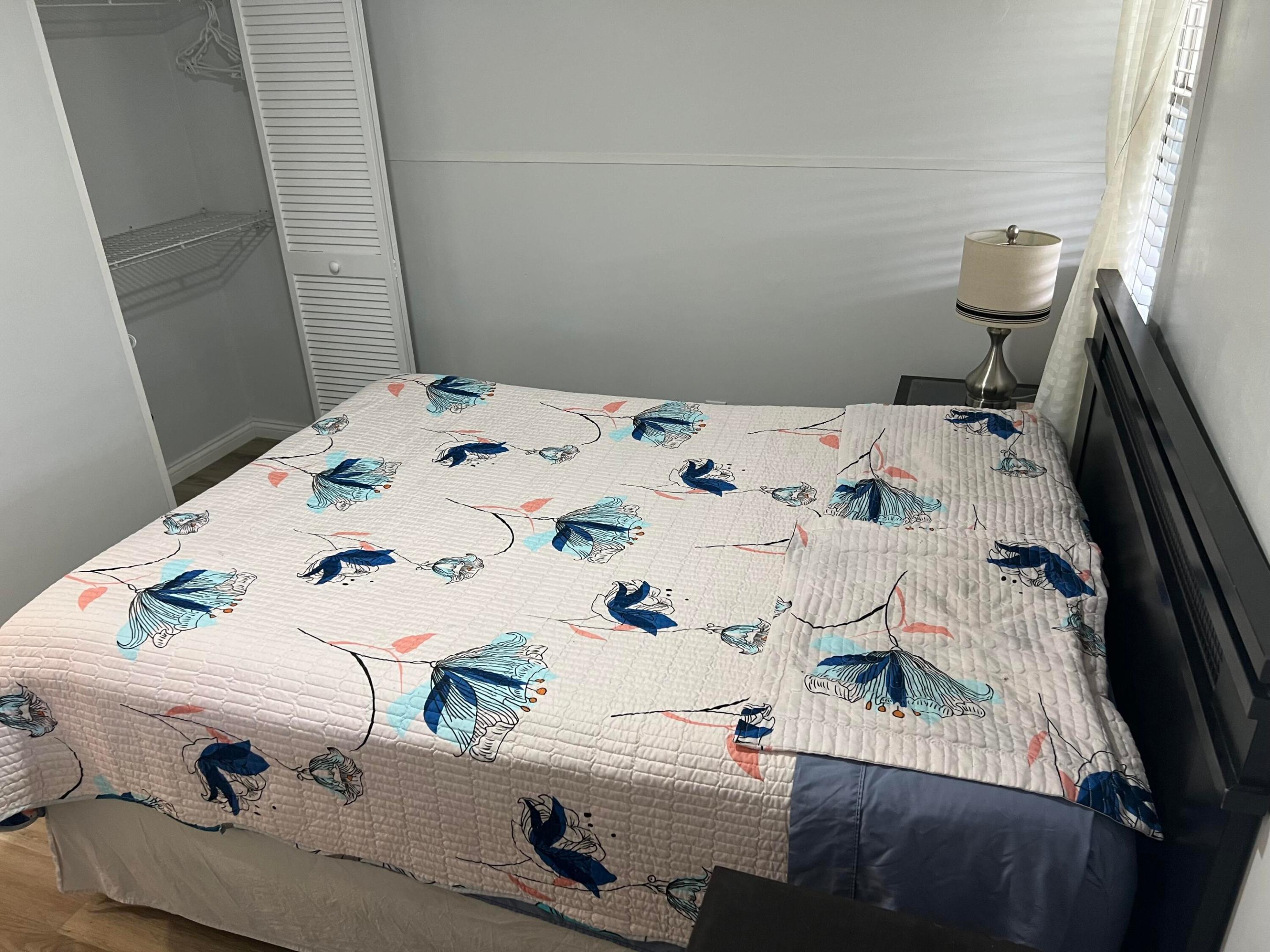 DEERFIELD LAKE - Residential