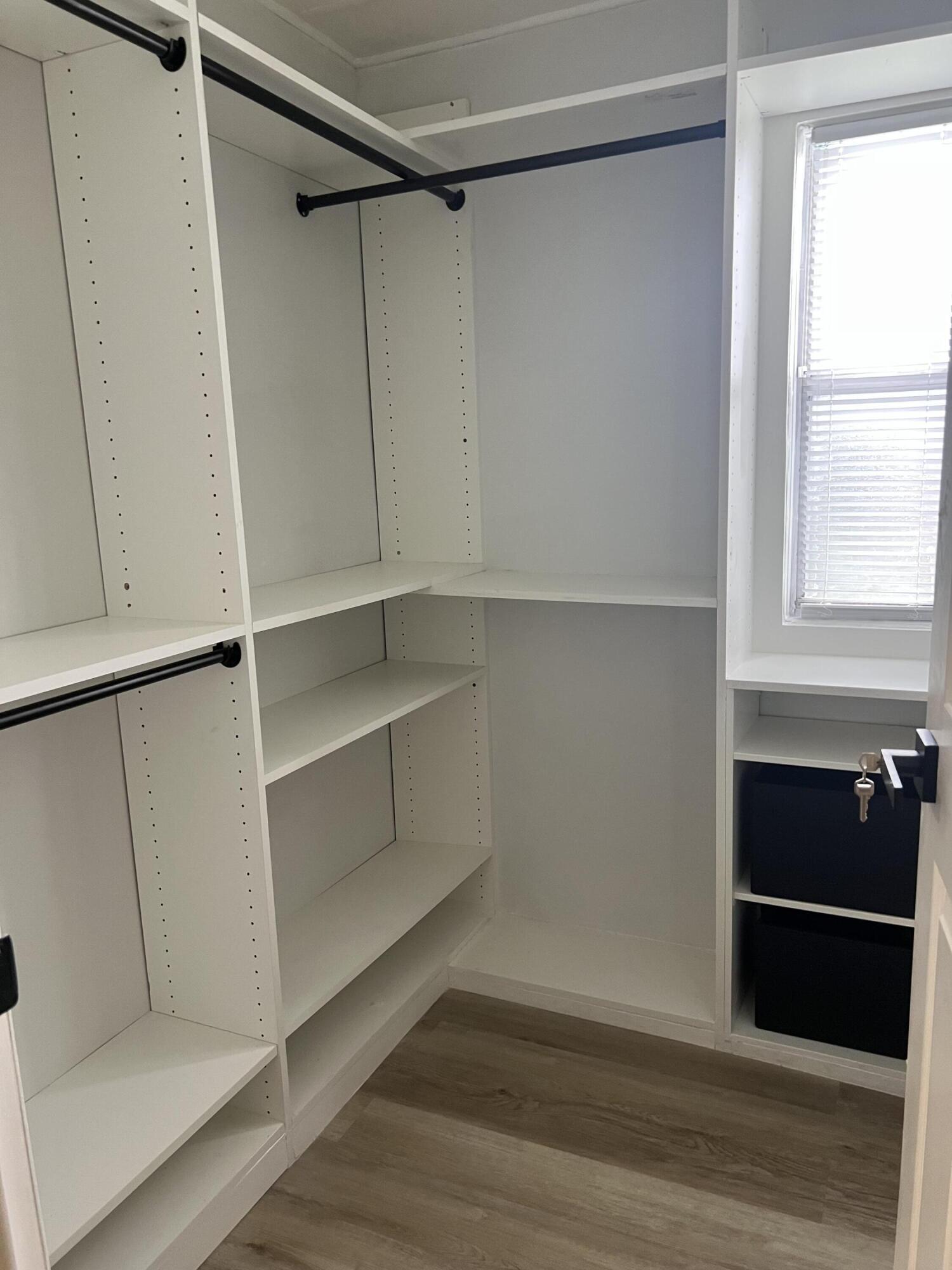 DEERFIELD LAKE - Residential