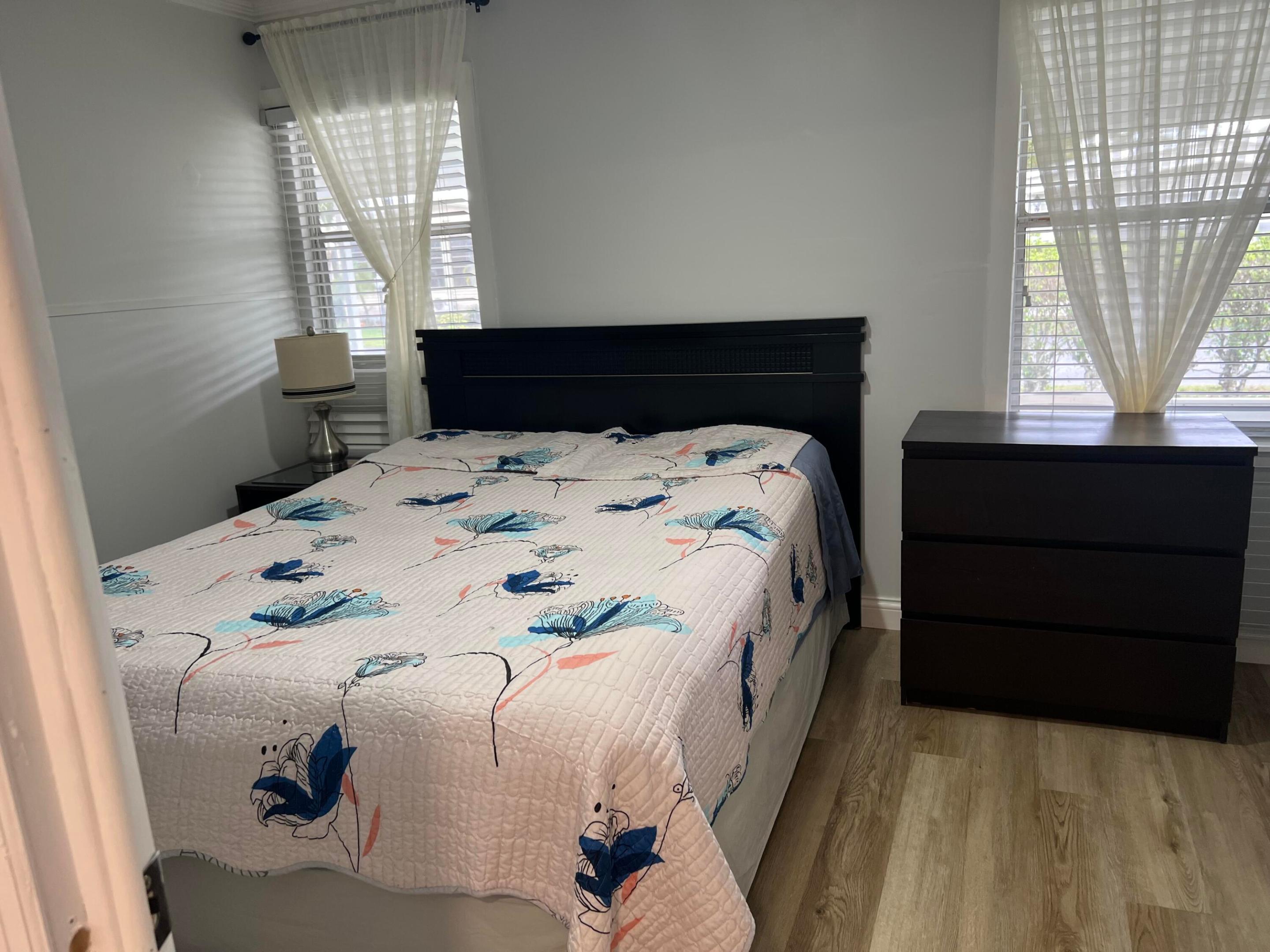 DEERFIELD LAKE - Residential