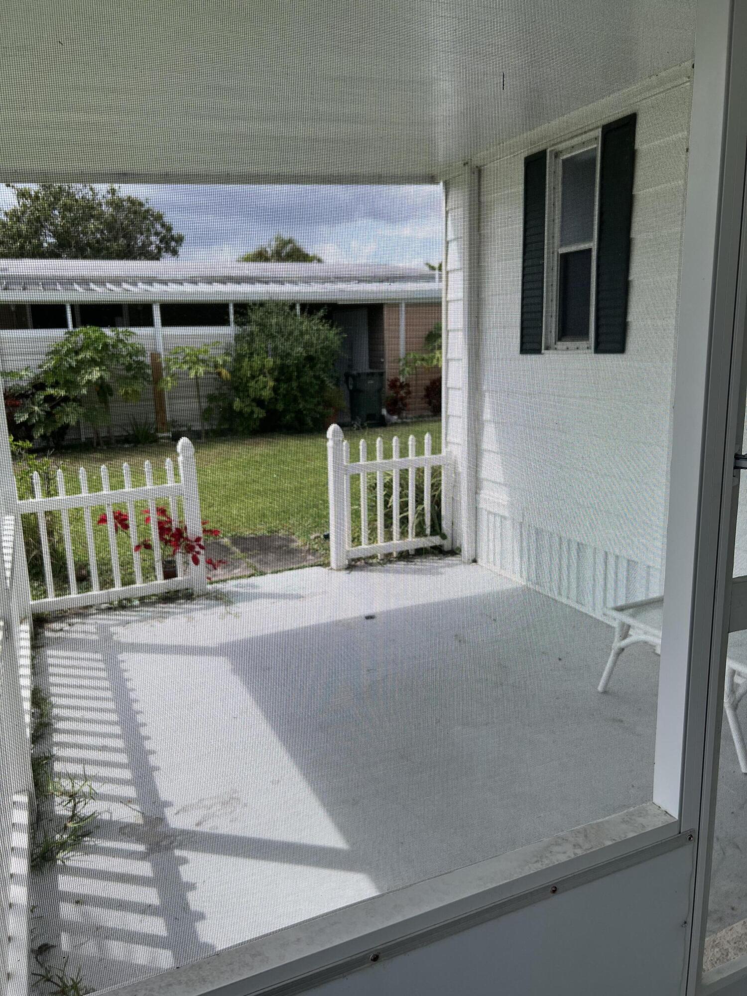 DEERFIELD LAKE - Residential