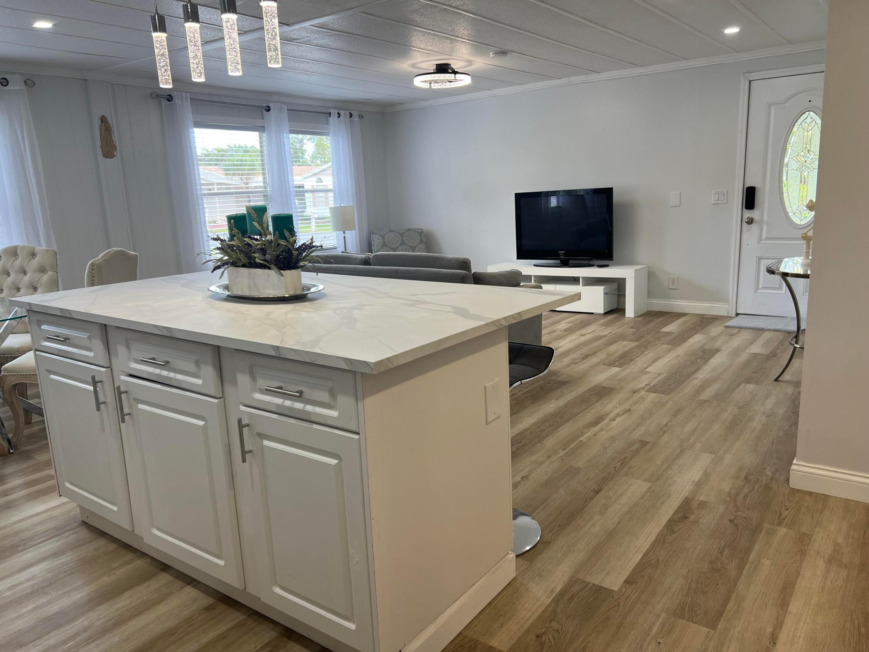 DEERFIELD LAKE - Residential