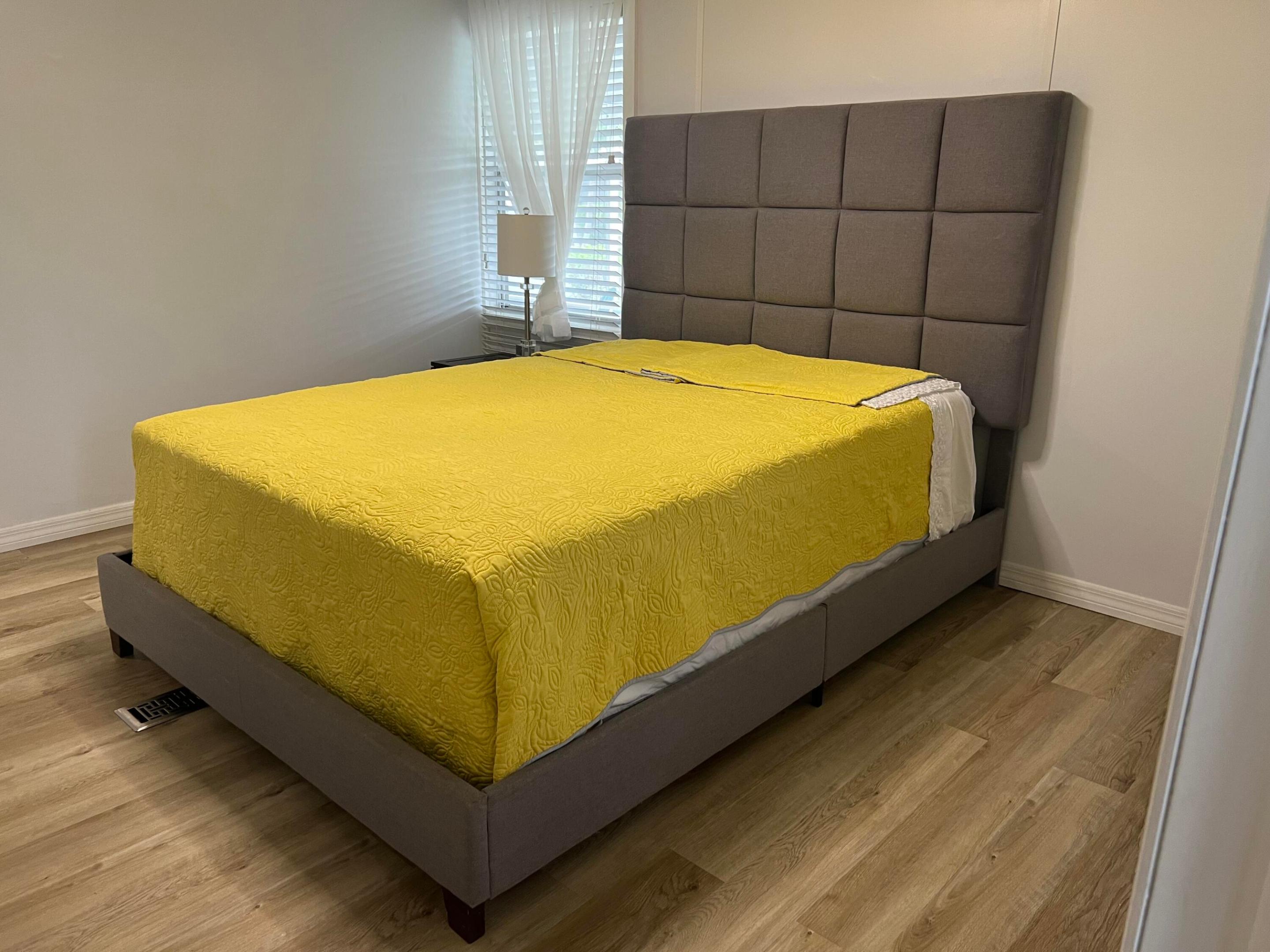 DEERFIELD LAKE - Residential