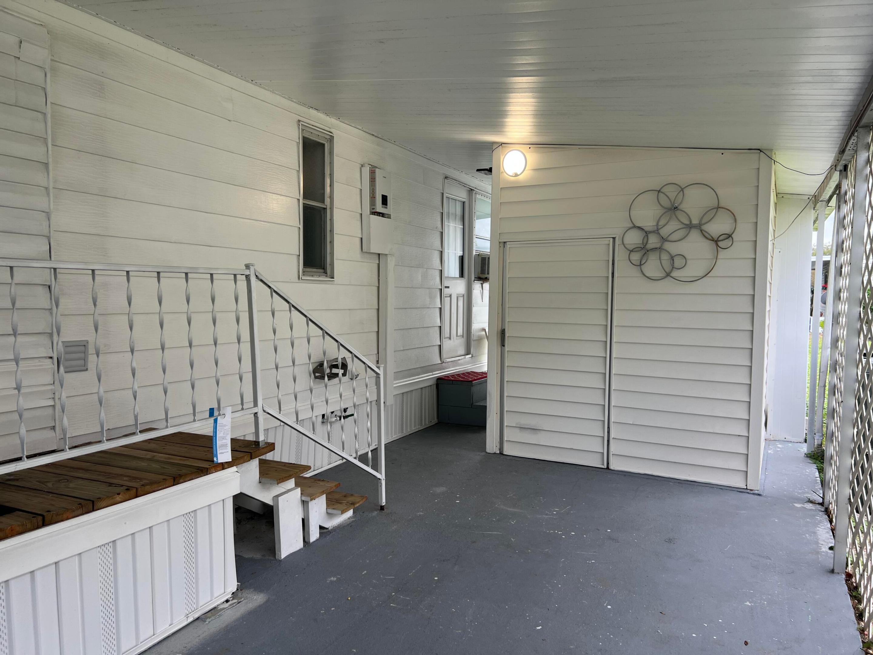 DEERFIELD LAKE - Residential