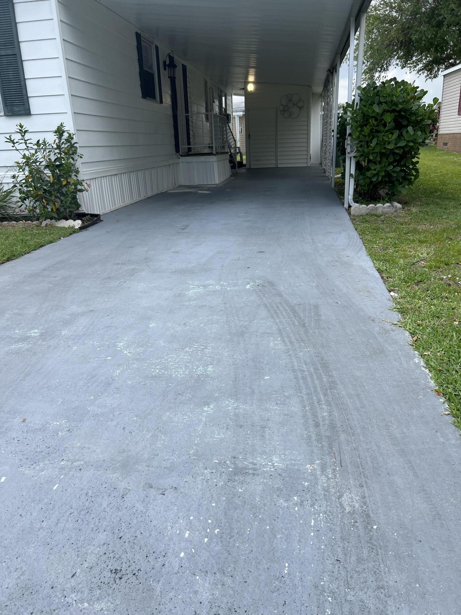 DEERFIELD LAKE - Residential