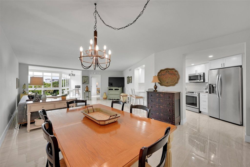 Photo of 3800 Oaks Clubhouse Drive #508, Pompano Beach, FL 33069 (MLS # F10455318)