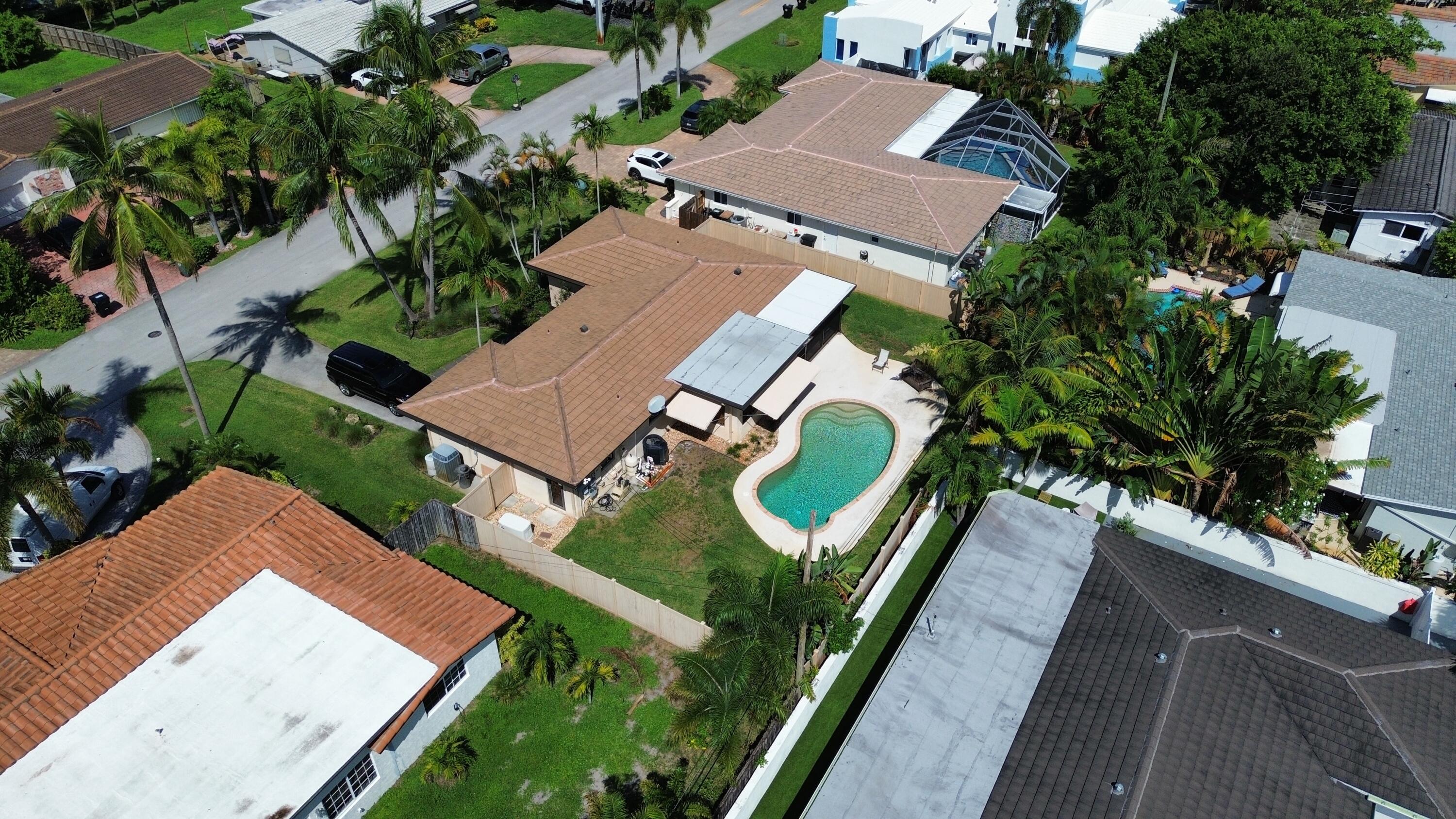 2630 NE 53RD Court, Lighthouse Point, FL, 33064/$775,000 4 2630 NE 53RD Court