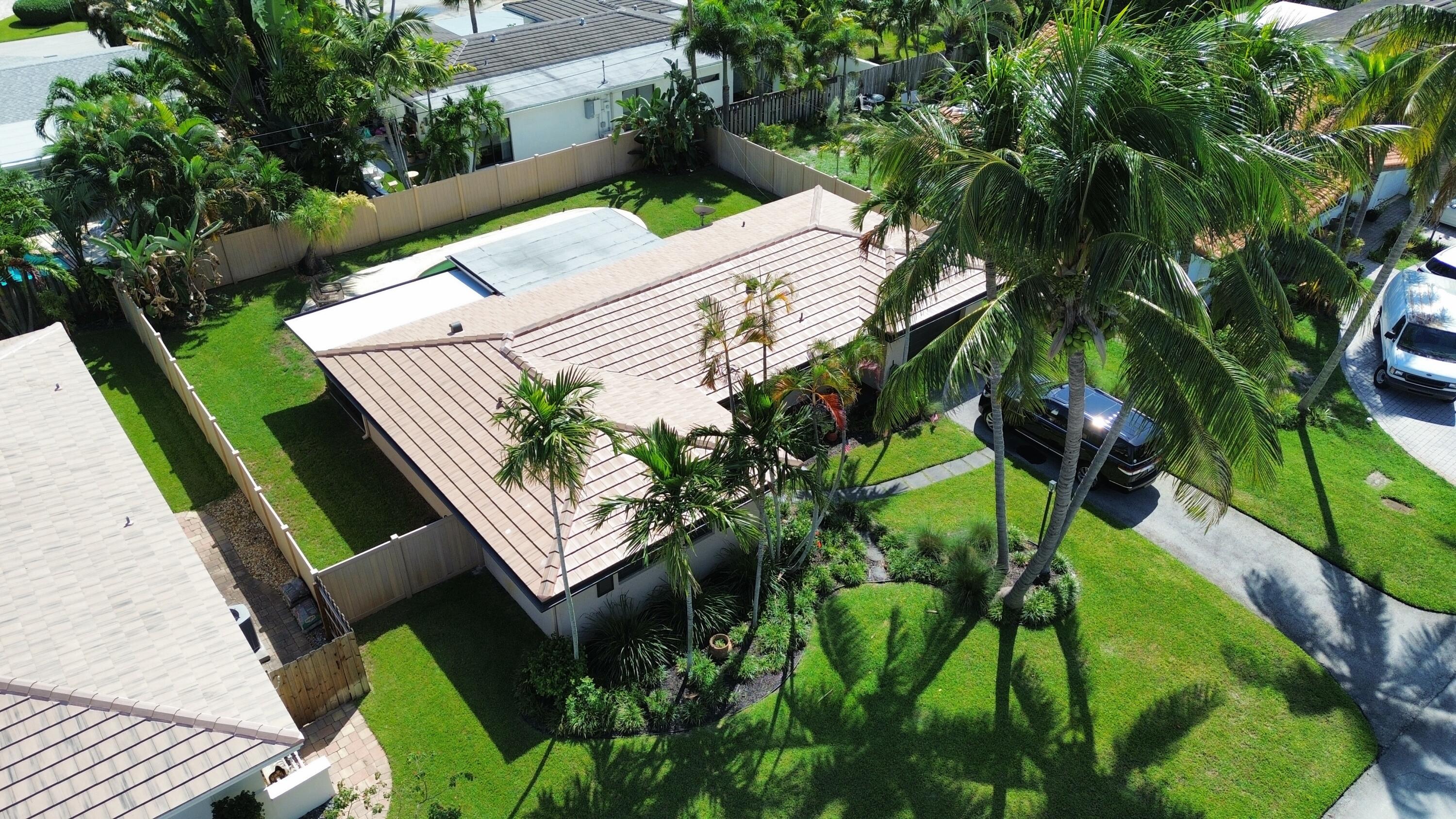 2630 NE 53RD Court, Lighthouse Point, FL, 33064/$775,000 1 2630 NE 53RD Court