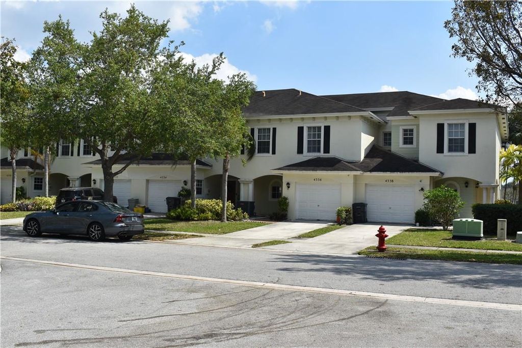 Photo of 4336 Emerald Vista #4336, Lake Worth, FL 33461 (MLS # F10434658)