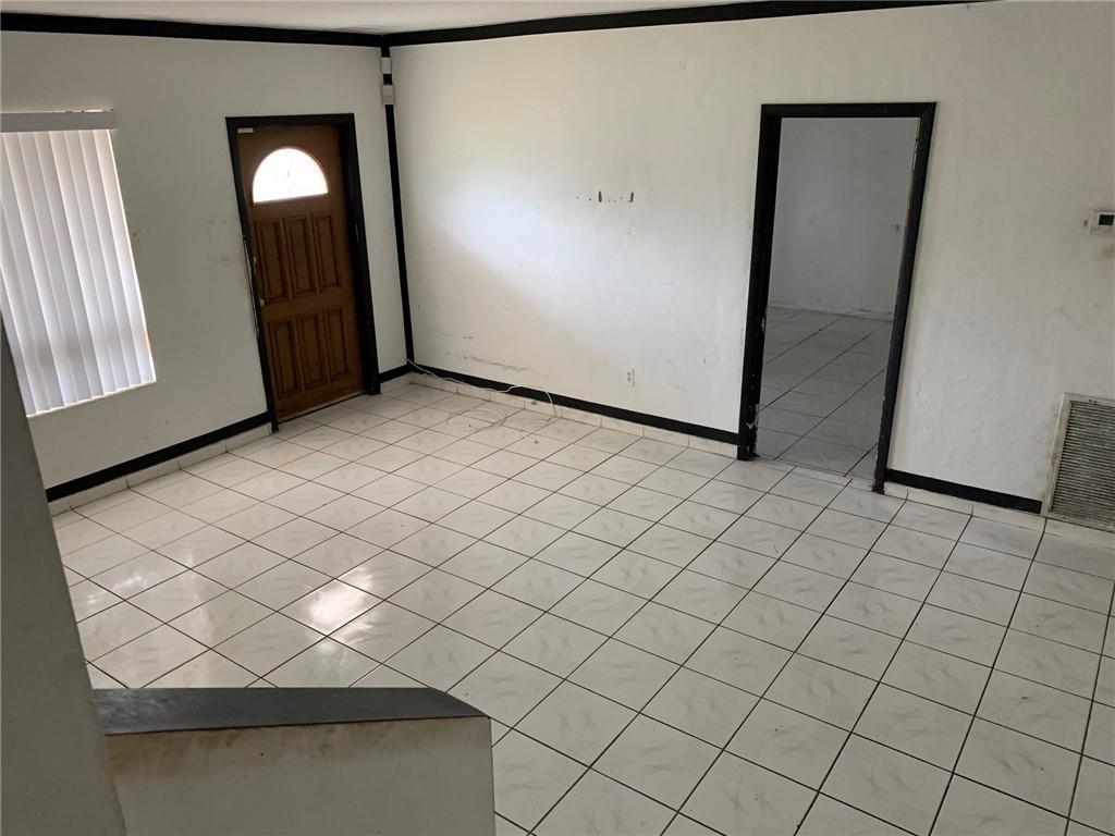 WINDWARD HGTS NO 3 - Residential Lease