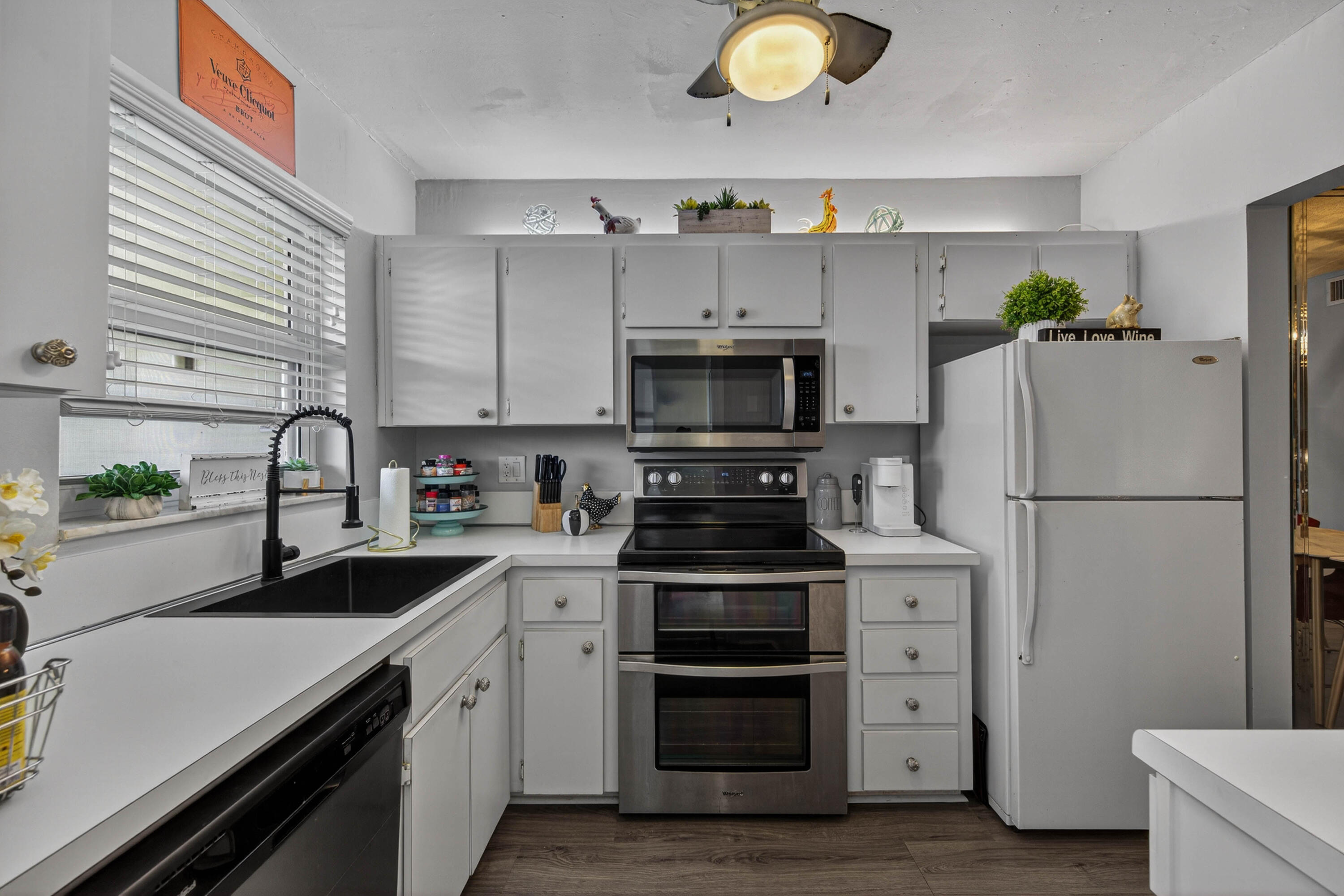 HAMPTON GARDENS 3 CONDO - Residential