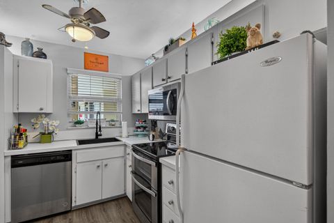Tiny photo for 804 SE 7th Street SE #401, Deerfield Beach, FL 33441 (MLS # B26001185)