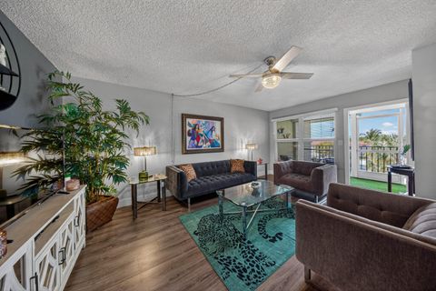 Tiny photo for 804 SE 7th Street SE #401, Deerfield Beach, FL 33441 (MLS # B26001185)