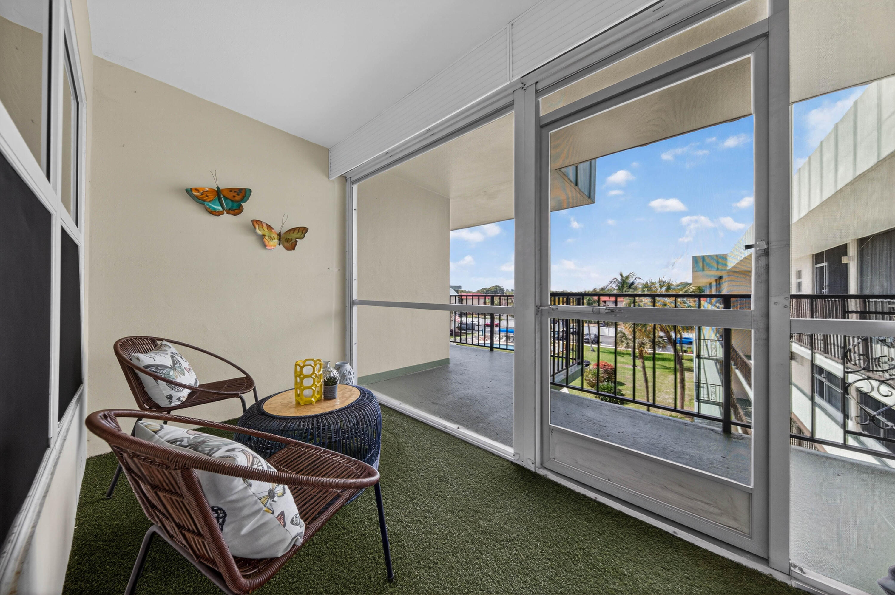 HAMPTON GARDENS 3 CONDO - Residential