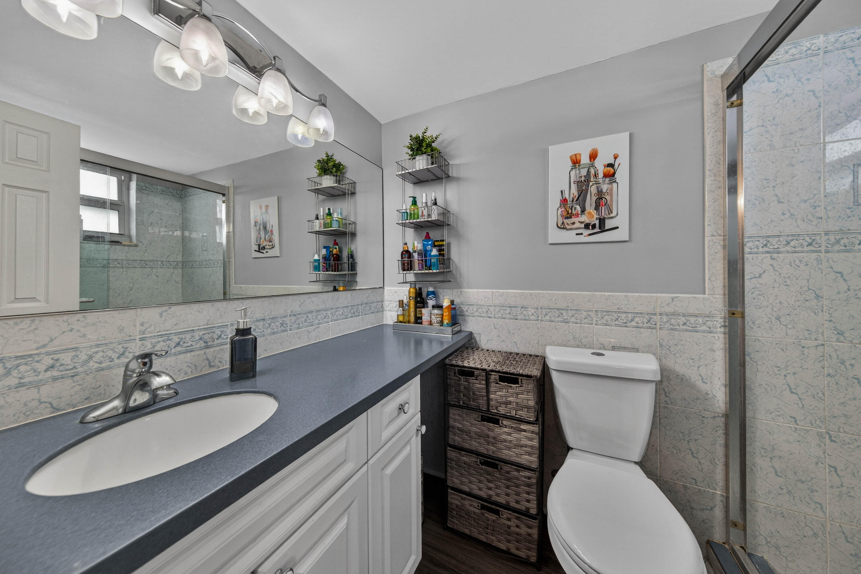 HAMPTON GARDENS 3 CONDO - Residential