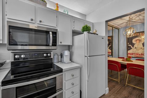 Tiny photo for 804 SE 7th Street SE #401, Deerfield Beach, FL 33441 (MLS # B26001185)