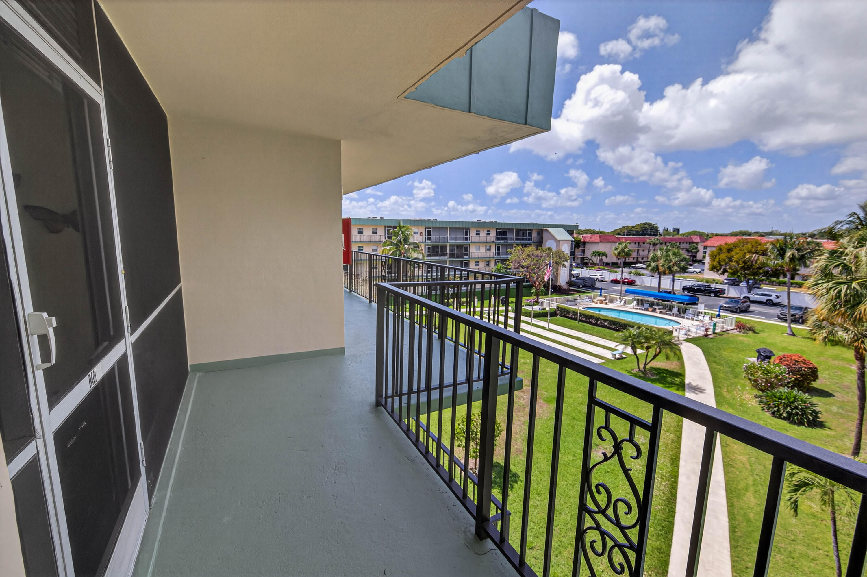 HAMPTON GARDENS 3 CONDO - Residential