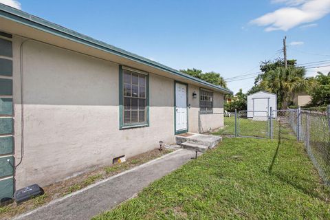 1332 W 33rd Street Riviera Beach FL 33404