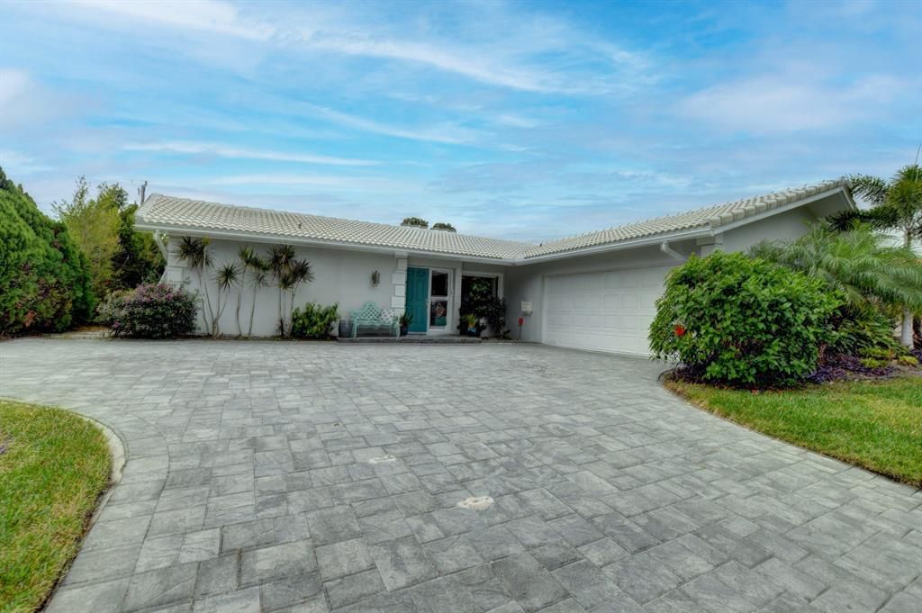 Photo of 1058 SW 13th Drive, Boca Raton, FL 33486 (MLS # R10703910)