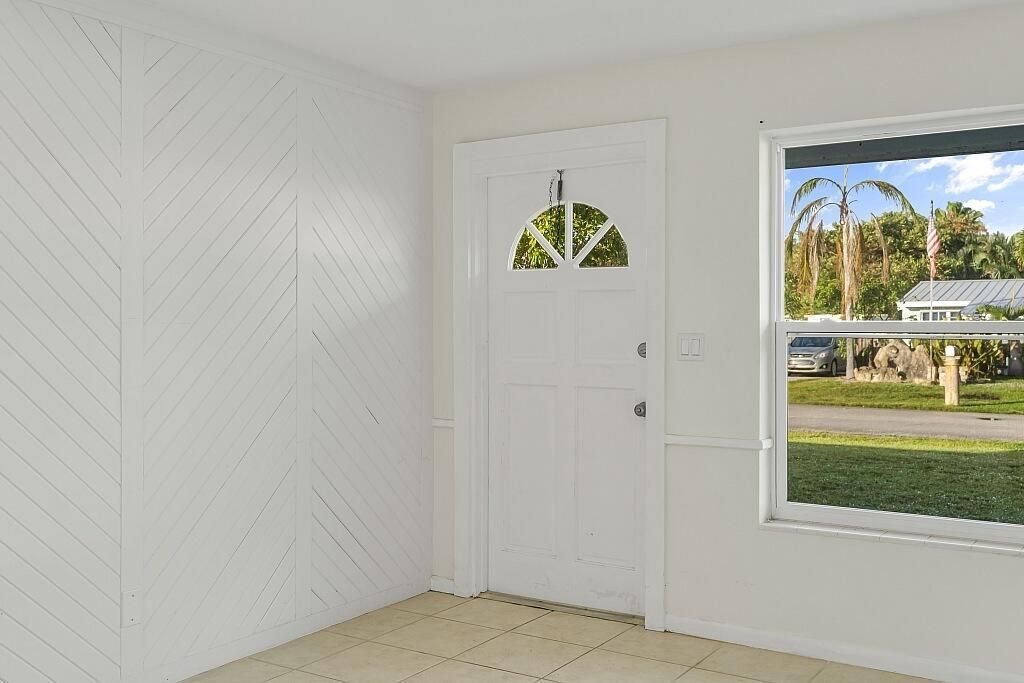 Photo of 19081 SE Barus Drive, Jupiter, FL 33469 (MLS # R10937336)