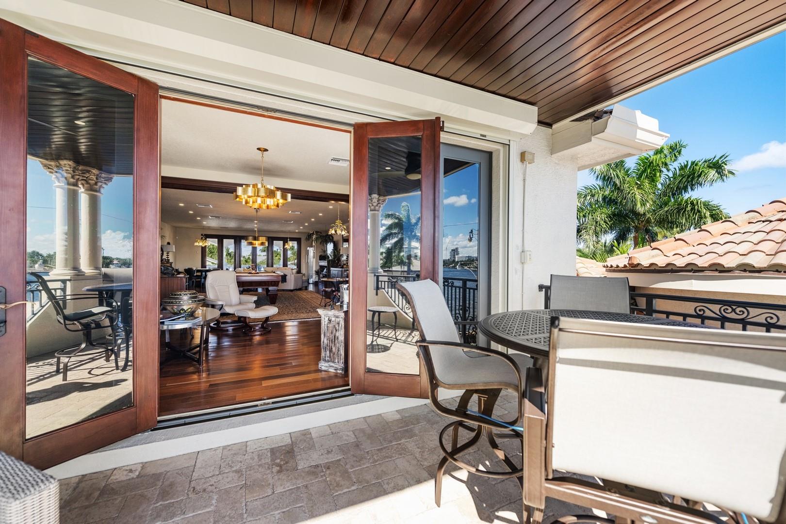 RIO VISTA ISLES - Residential