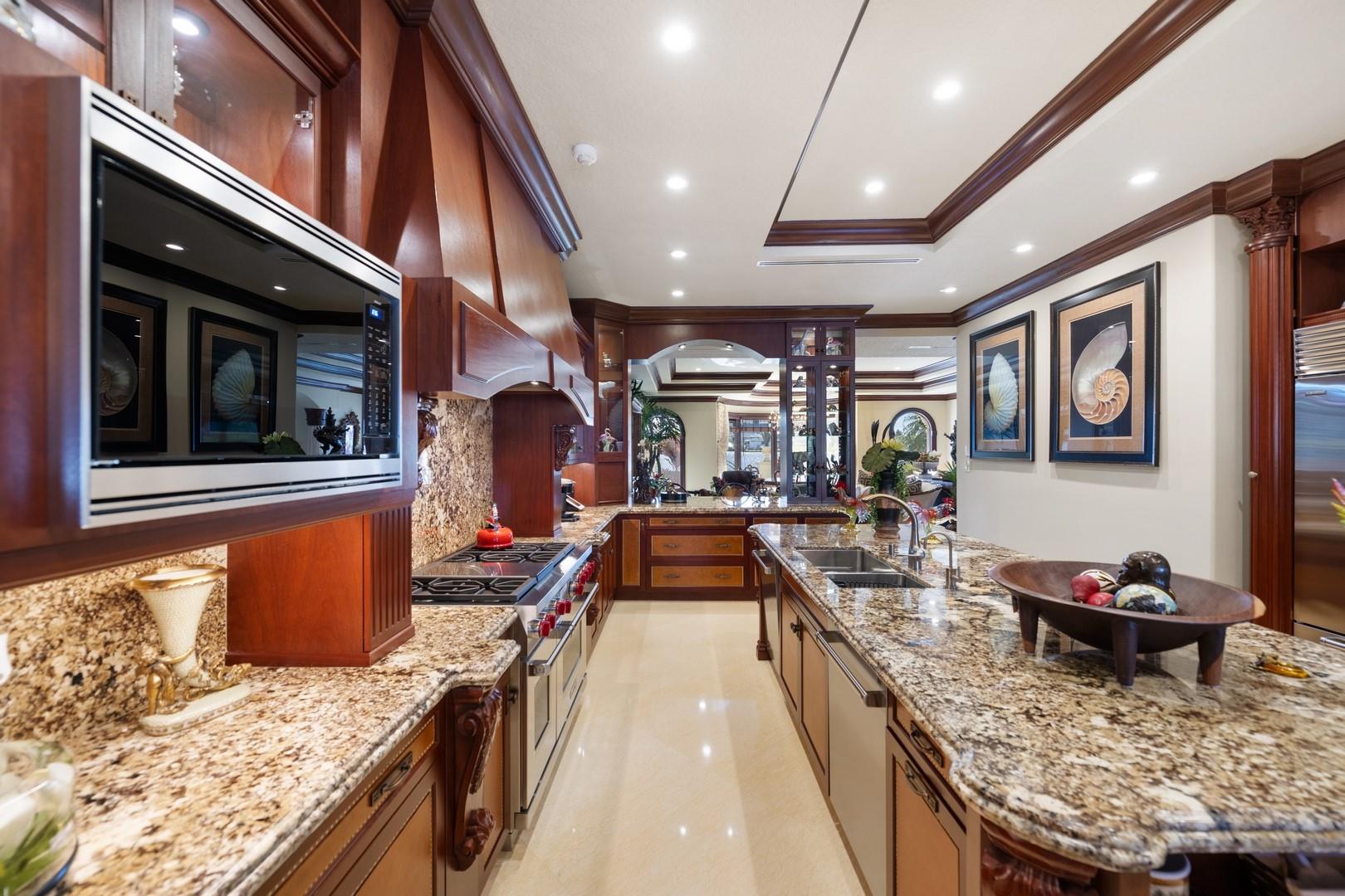 RIO VISTA ISLES - Residential