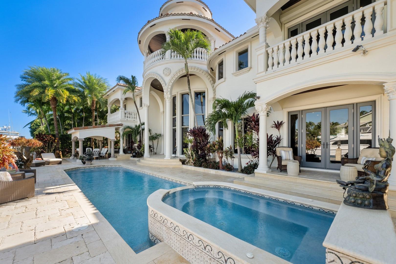 RIO VISTA ISLES - Residential