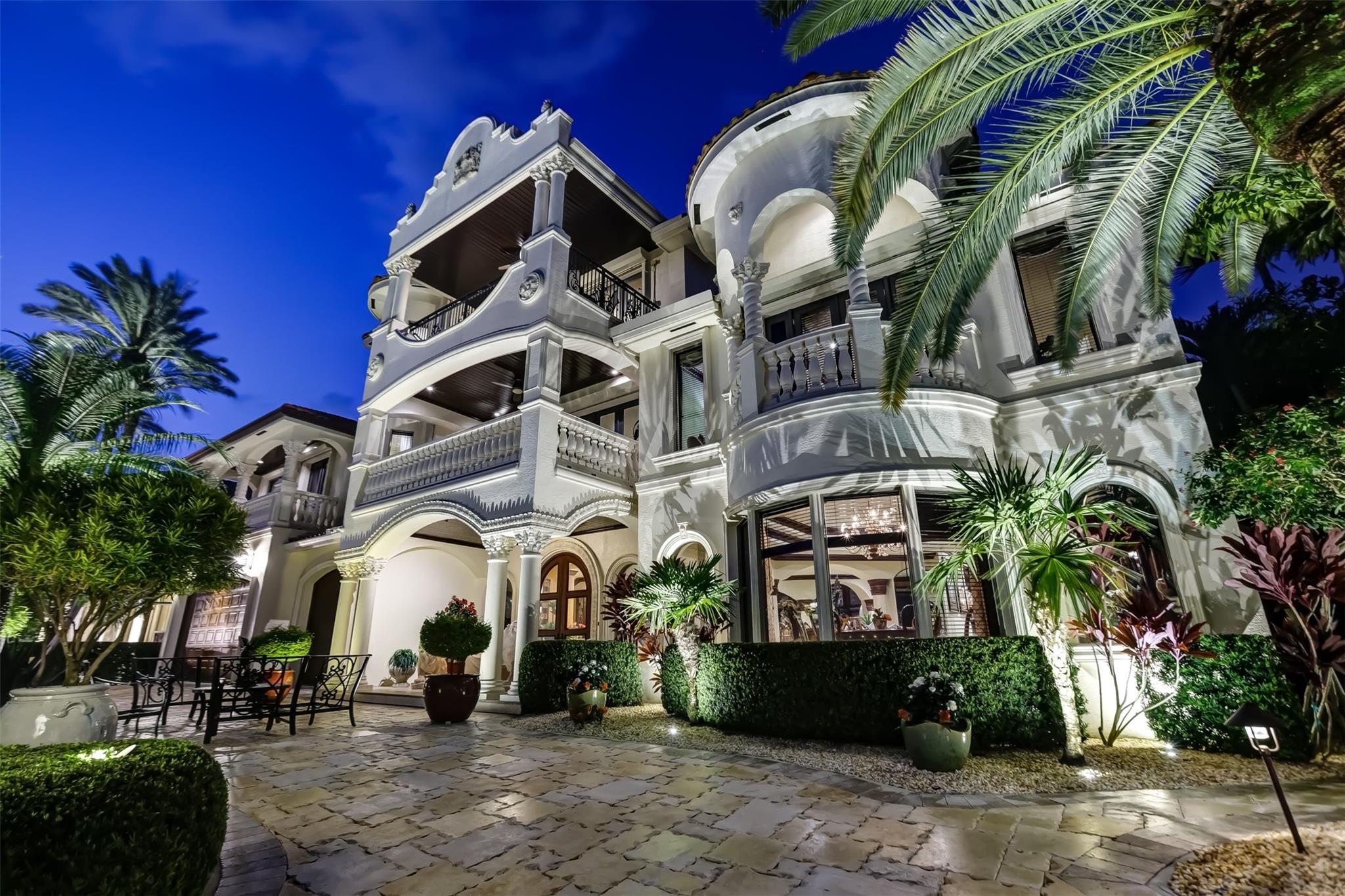 RIO VISTA ISLES - Residential