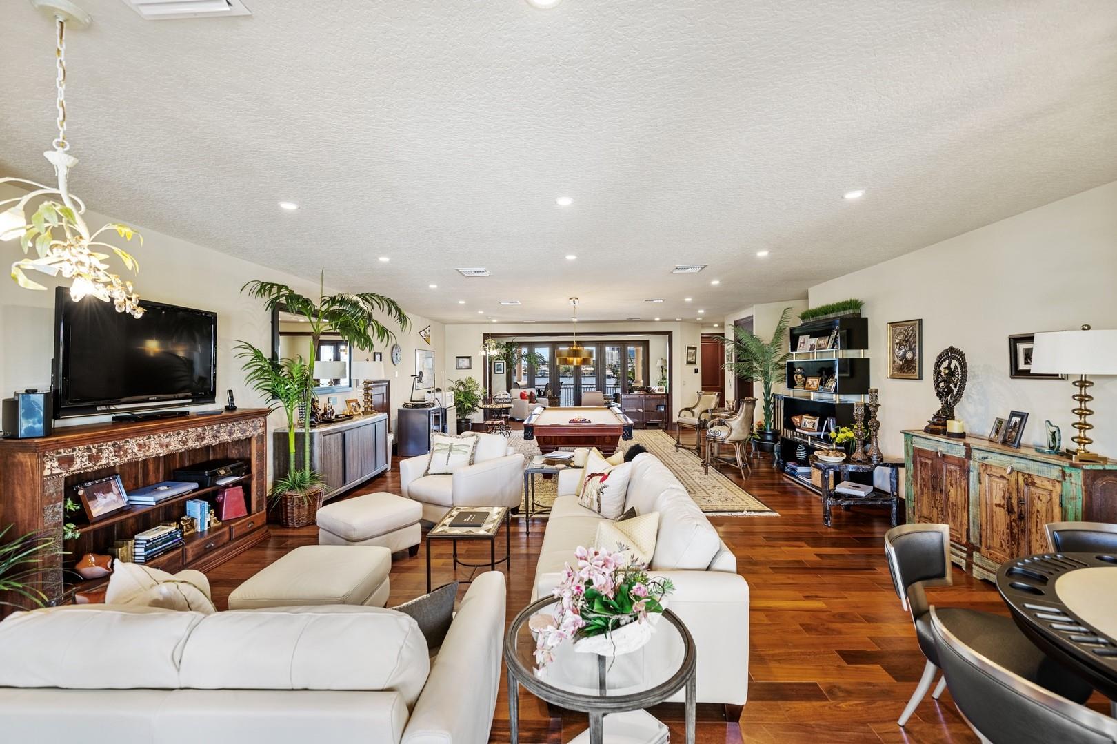 RIO VISTA ISLES - Residential