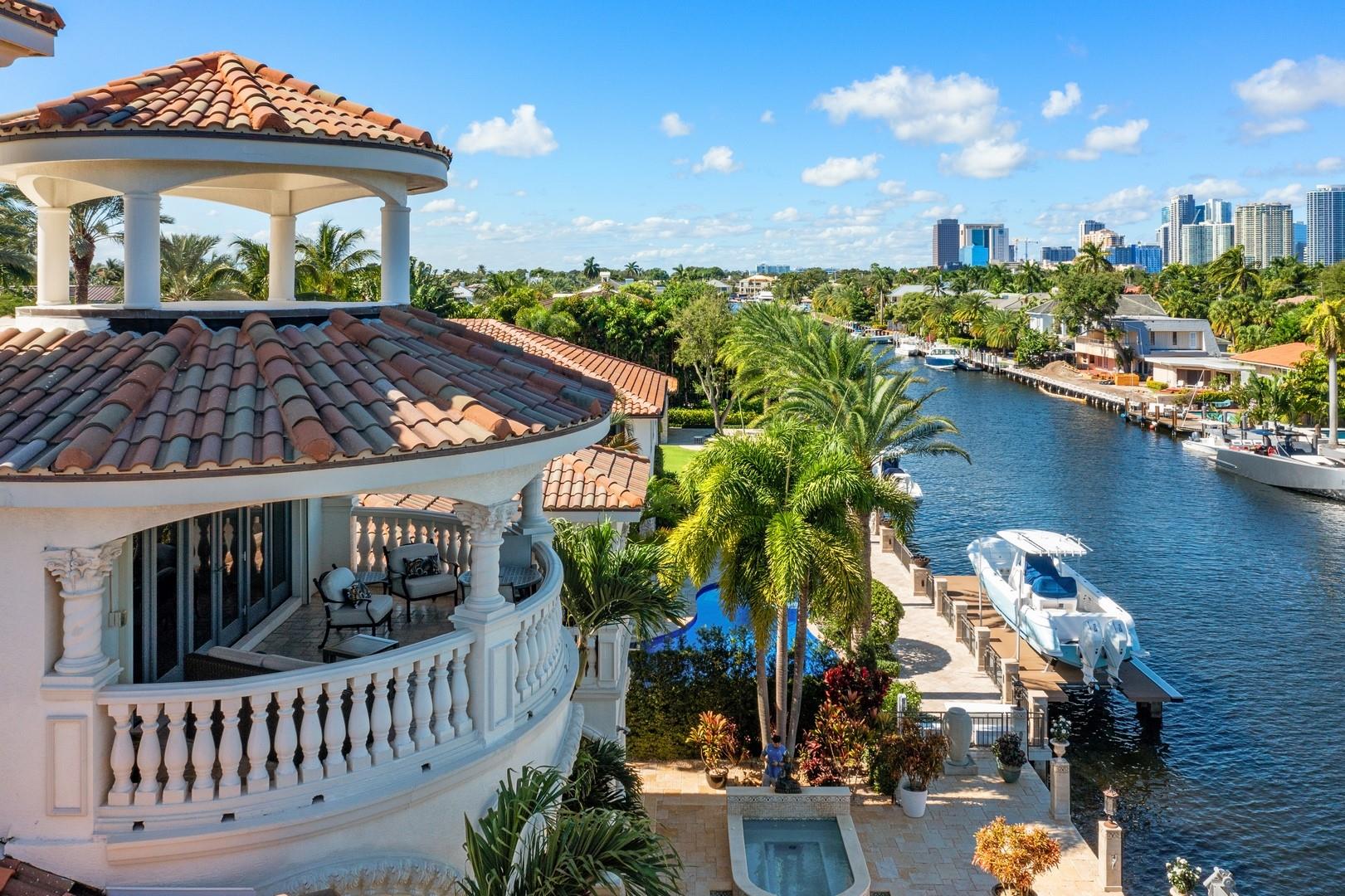 RIO VISTA ISLES - Residential