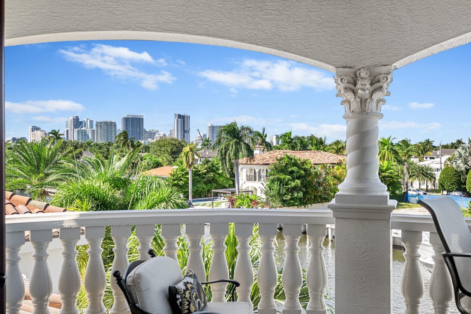 RIO VISTA ISLES - Residential