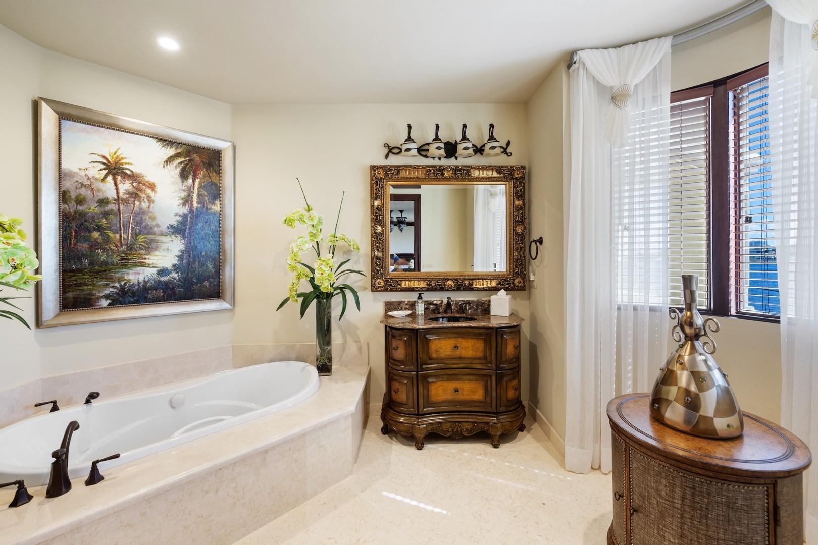 RIO VISTA ISLES - Residential