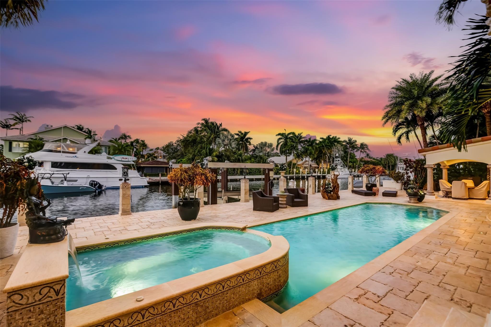 RIO VISTA ISLES - Residential