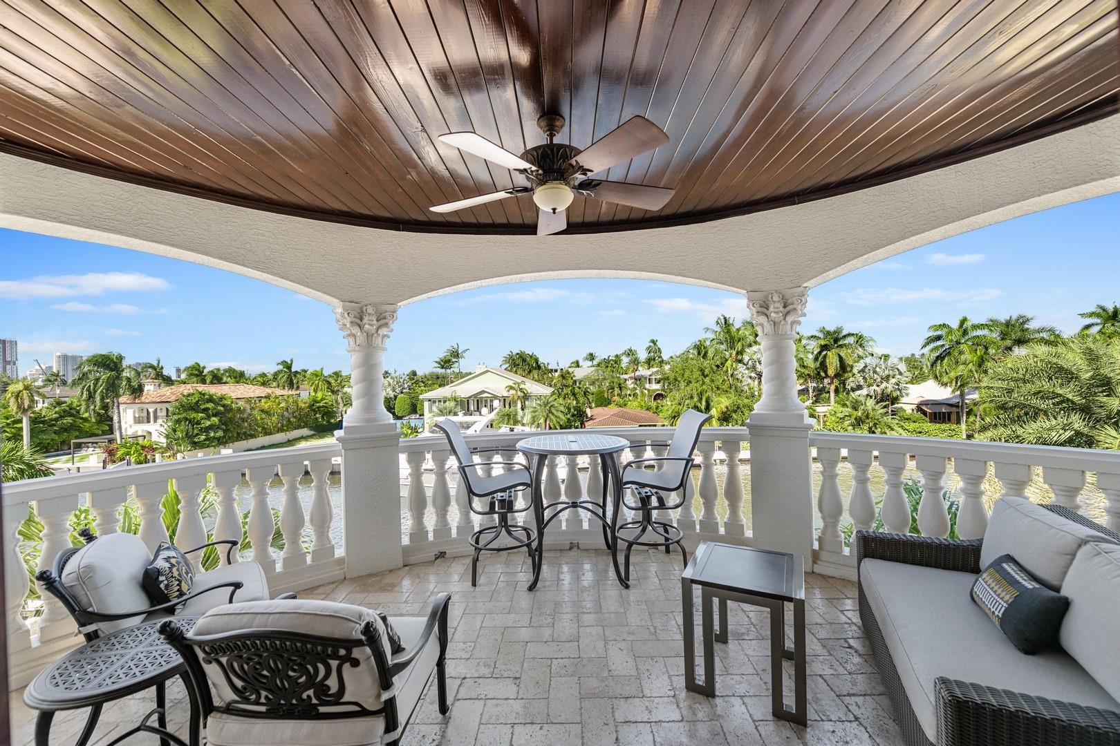 RIO VISTA ISLES - Residential