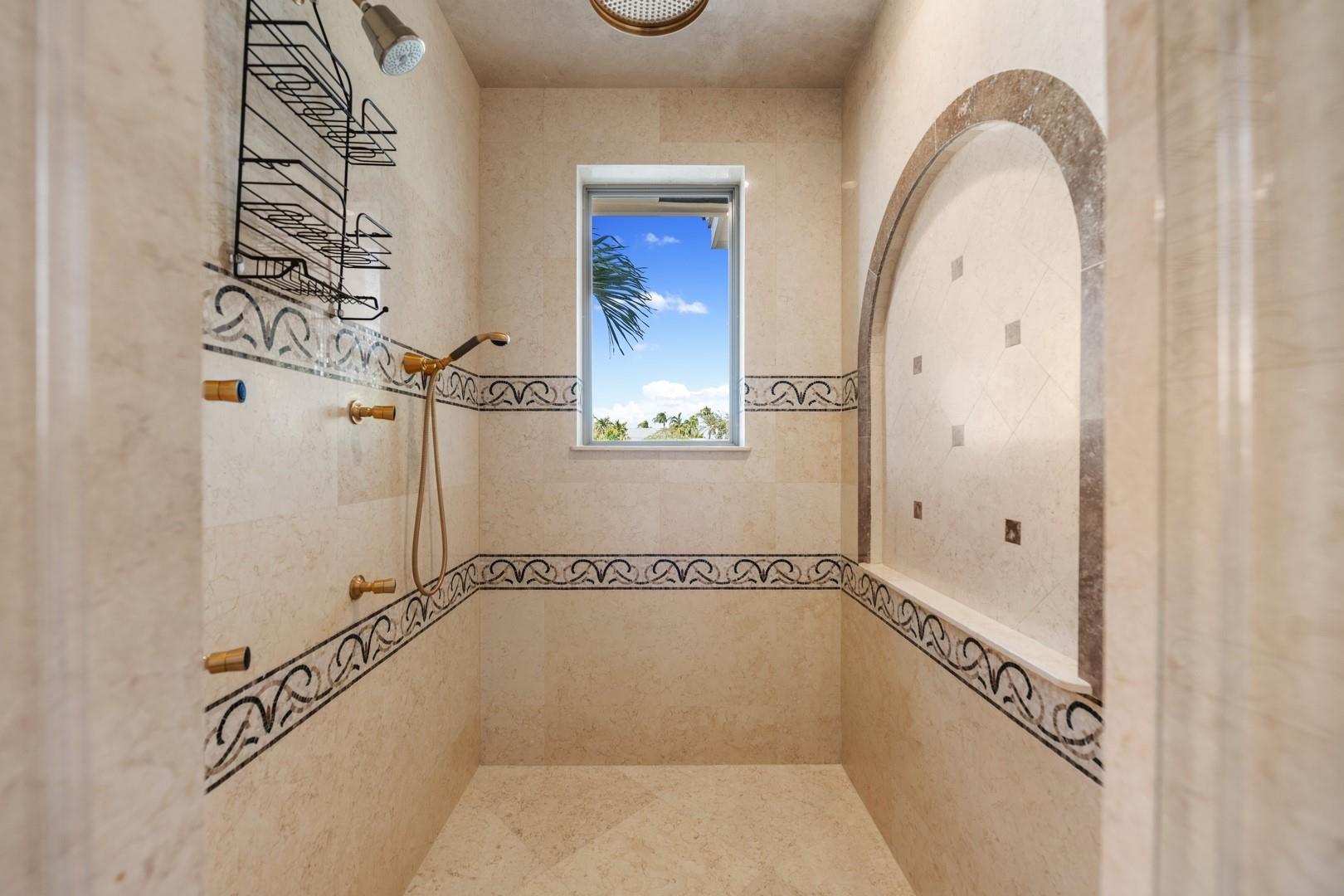 RIO VISTA ISLES - Residential