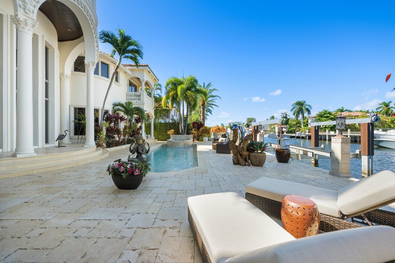 RIO VISTA ISLES - Residential