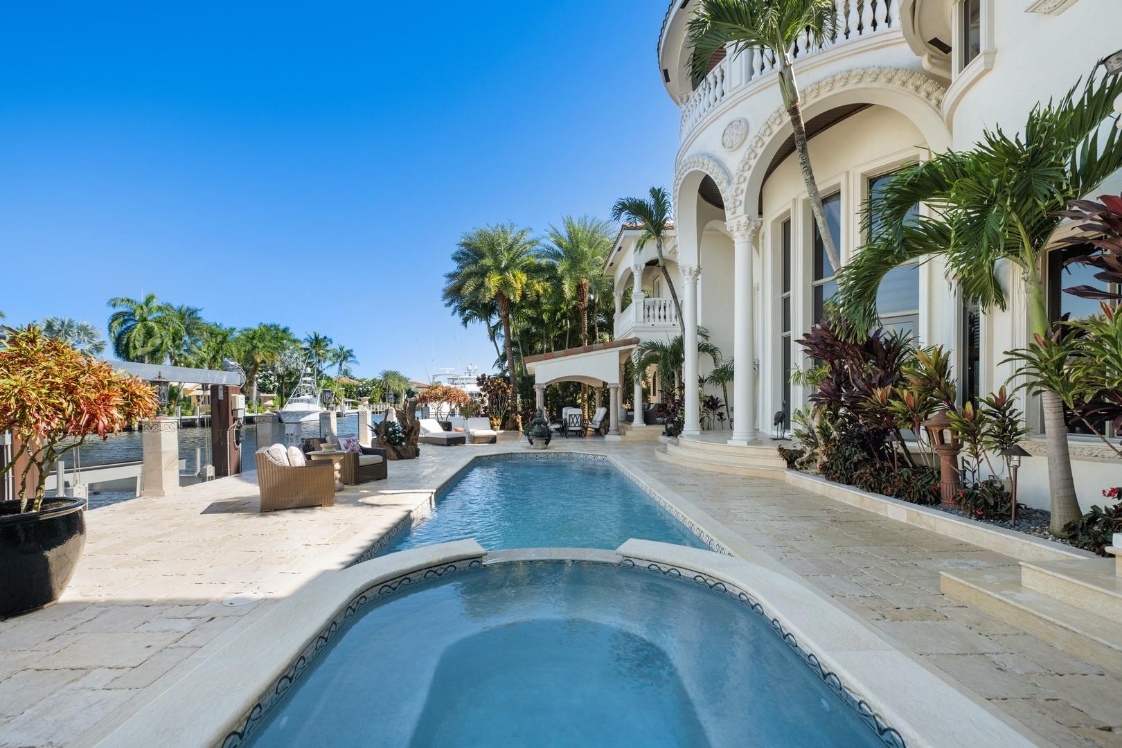 RIO VISTA ISLES - Residential