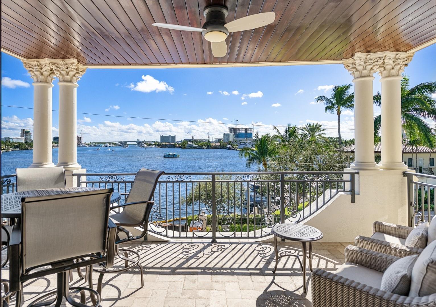 RIO VISTA ISLES - Residential