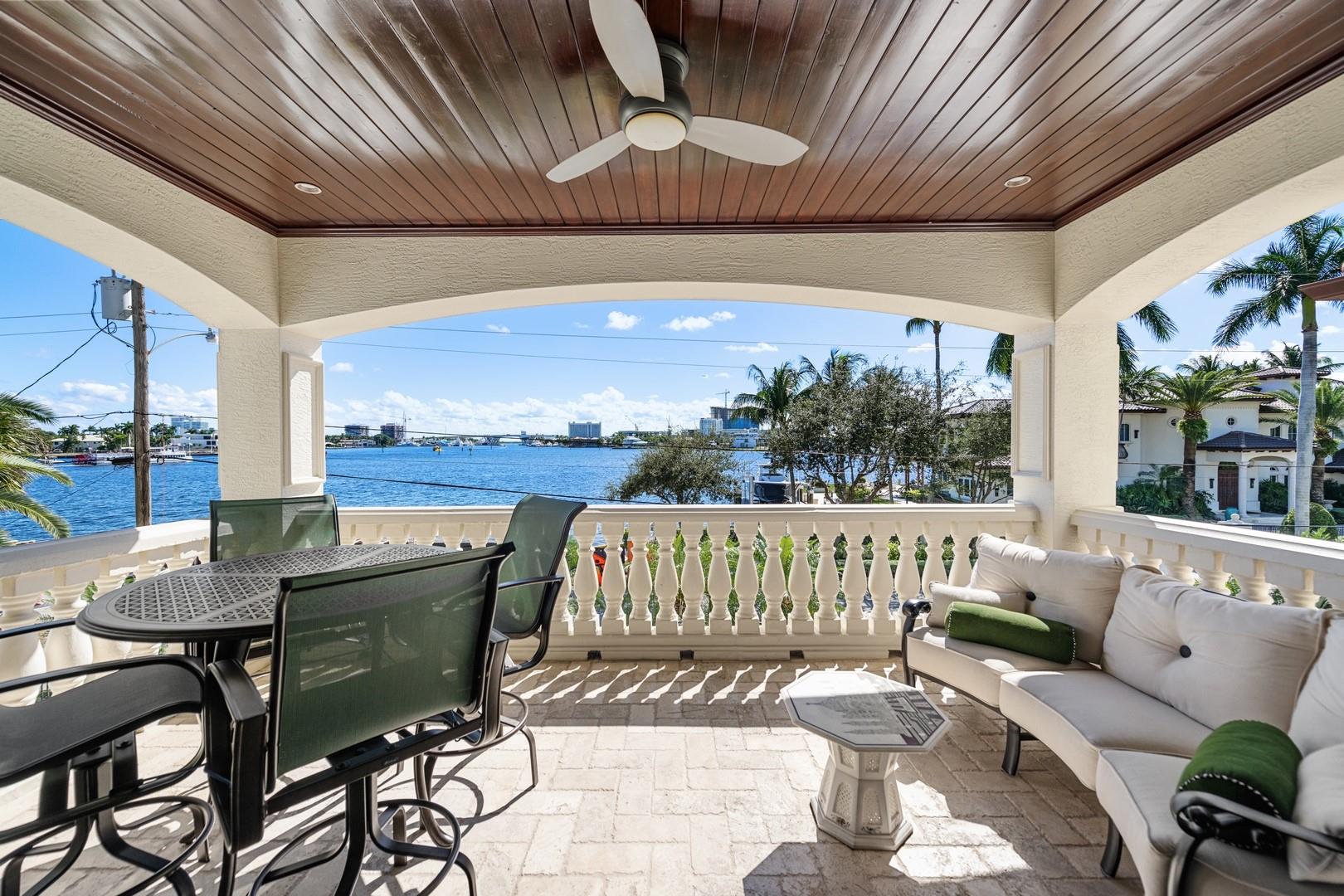 RIO VISTA ISLES - Residential