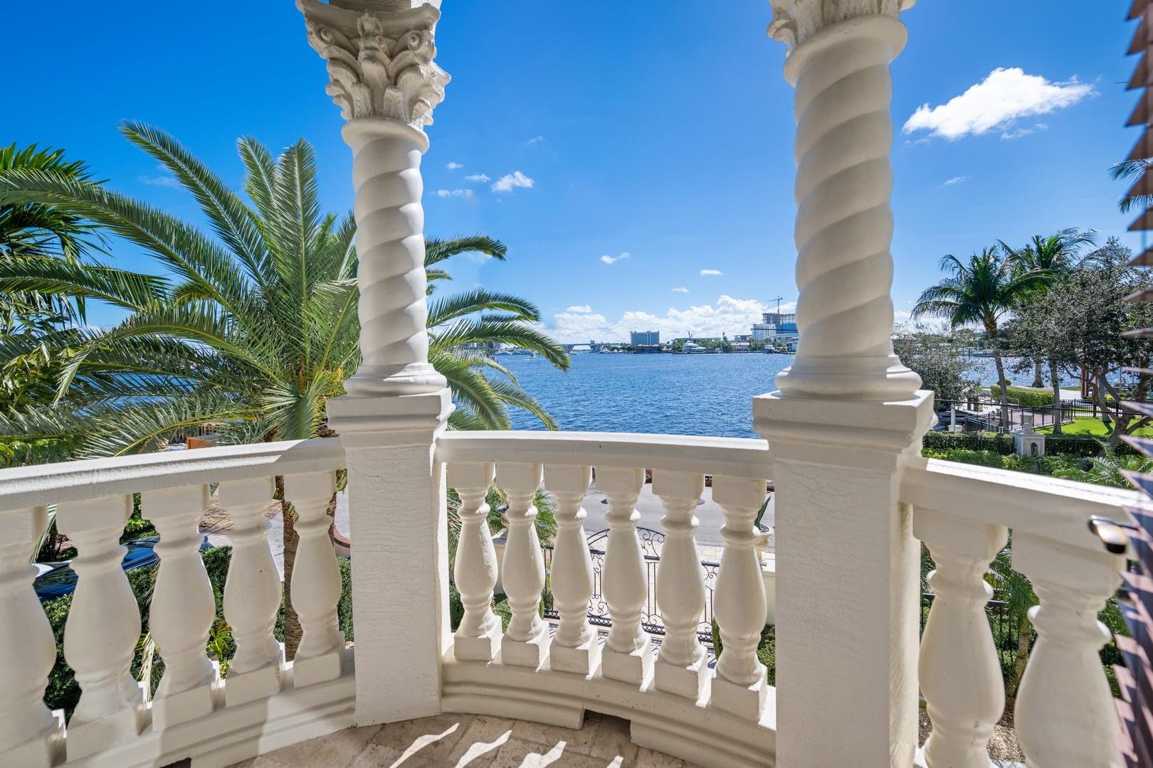 RIO VISTA ISLES - Residential