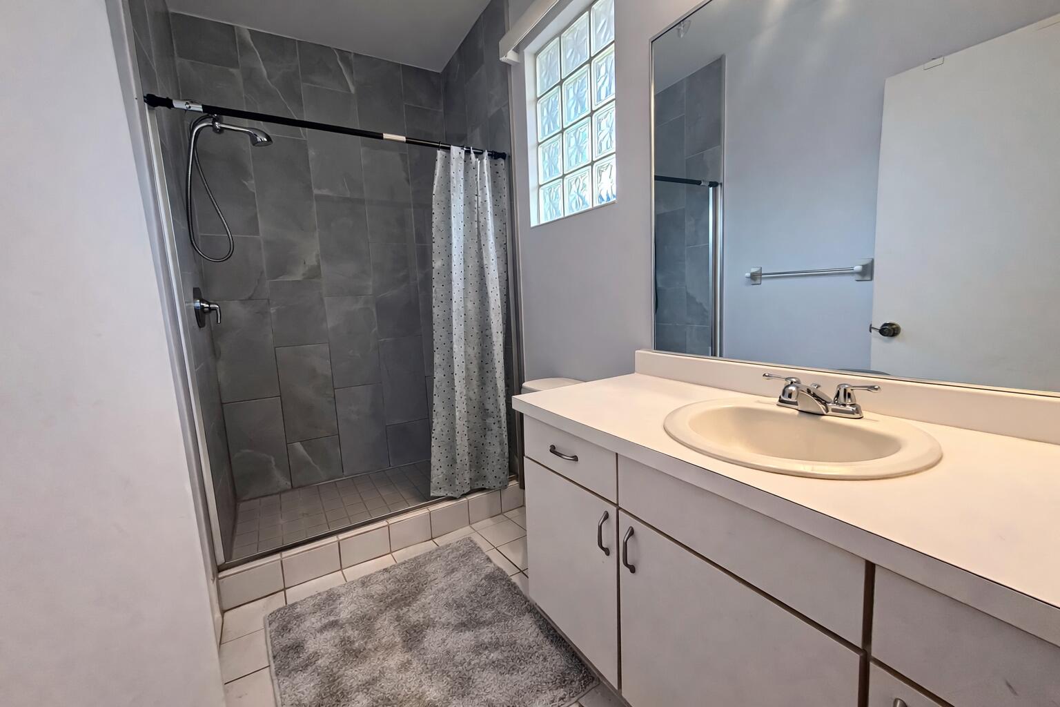 CORAL SPRINGS COUNTRY CLUB - Residential