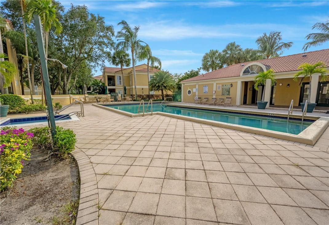SAVANNAH AT RIVERSIDE CONDO - Residential Lease