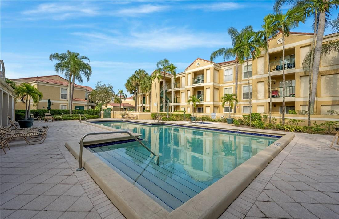SAVANNAH AT RIVERSIDE CONDO - Residential Lease