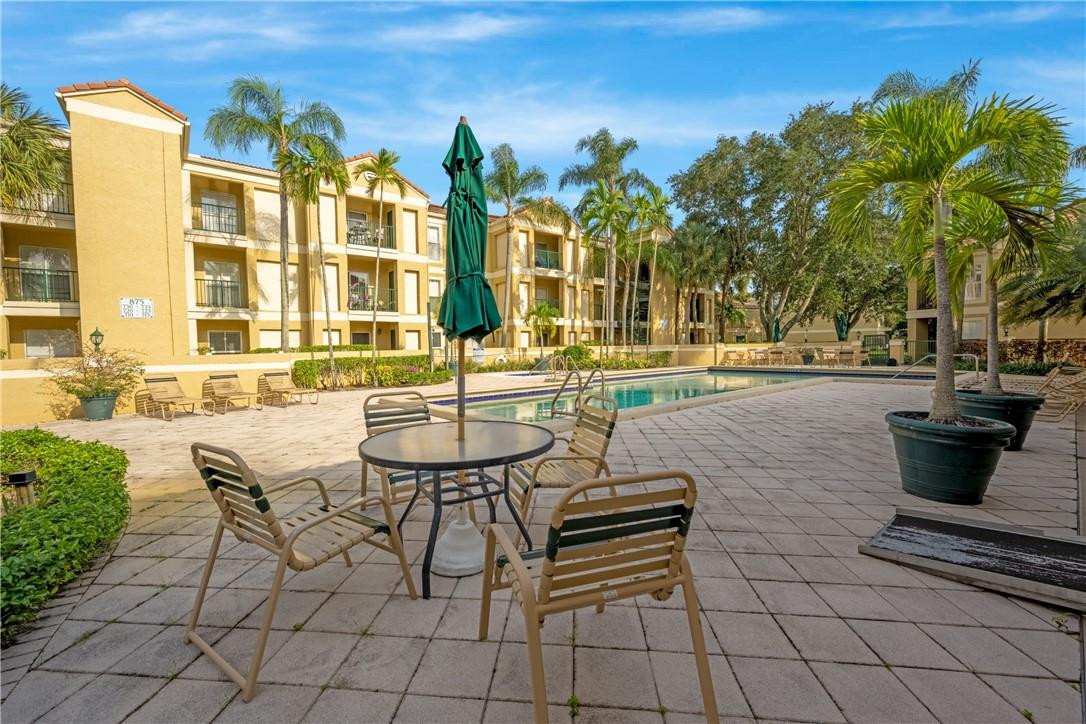 SAVANNAH AT RIVERSIDE CONDO - Residential Lease