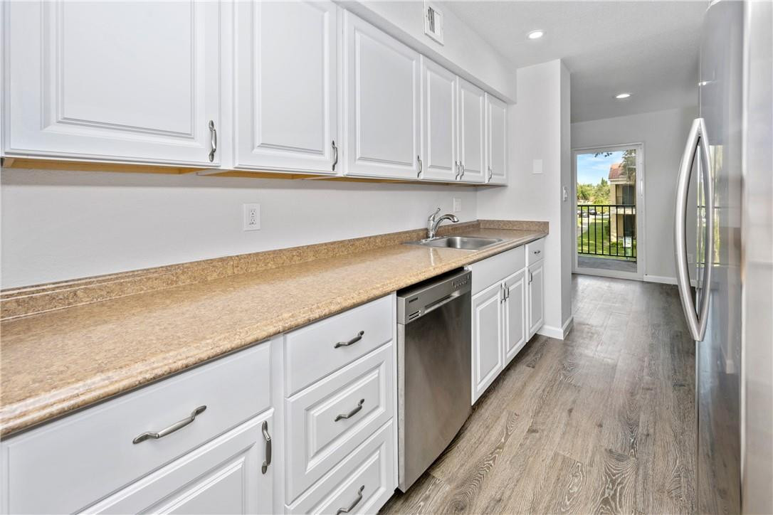 SAVANNAH AT RIVERSIDE CONDO - Residential Lease