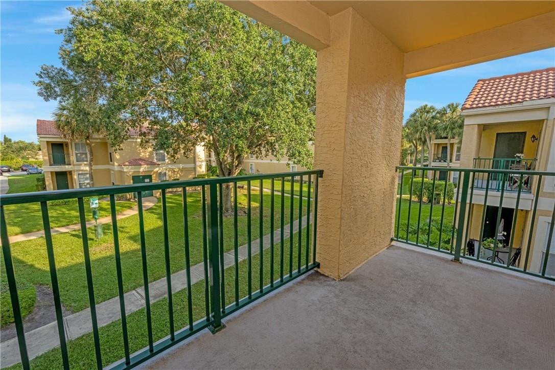 SAVANNAH AT RIVERSIDE CONDO - Residential Lease