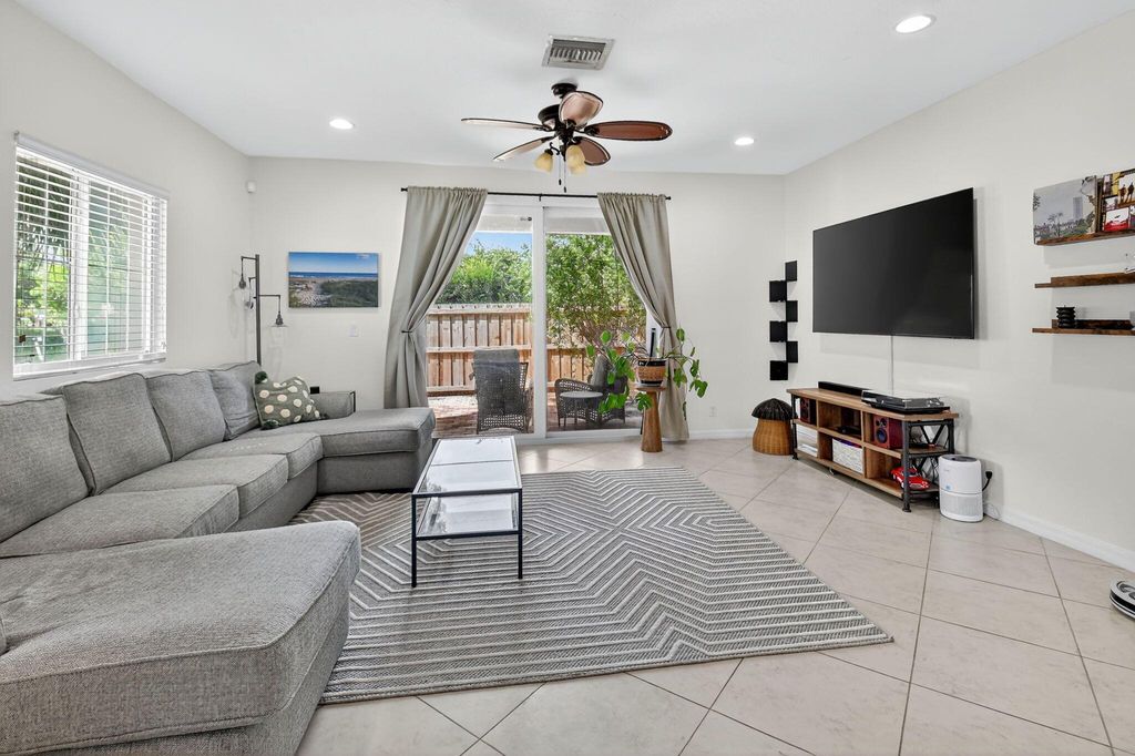 Photo of 2622 Webb Ave, Delray Beach, FL 33444 (MLS # R11118041)