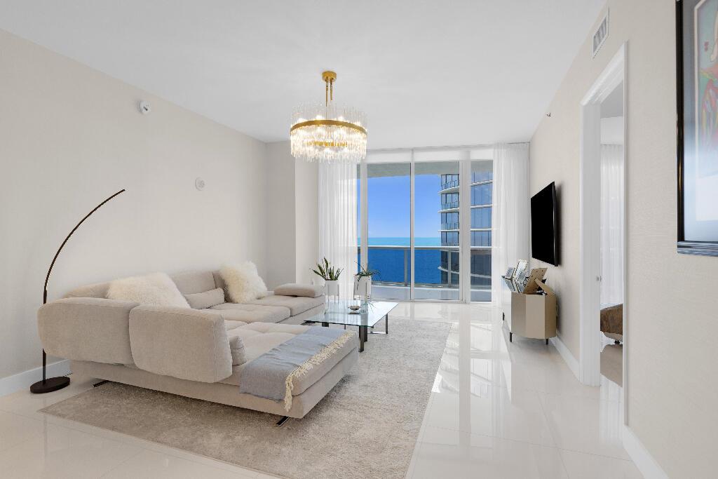 TDR TOWER III CONDO - Residential