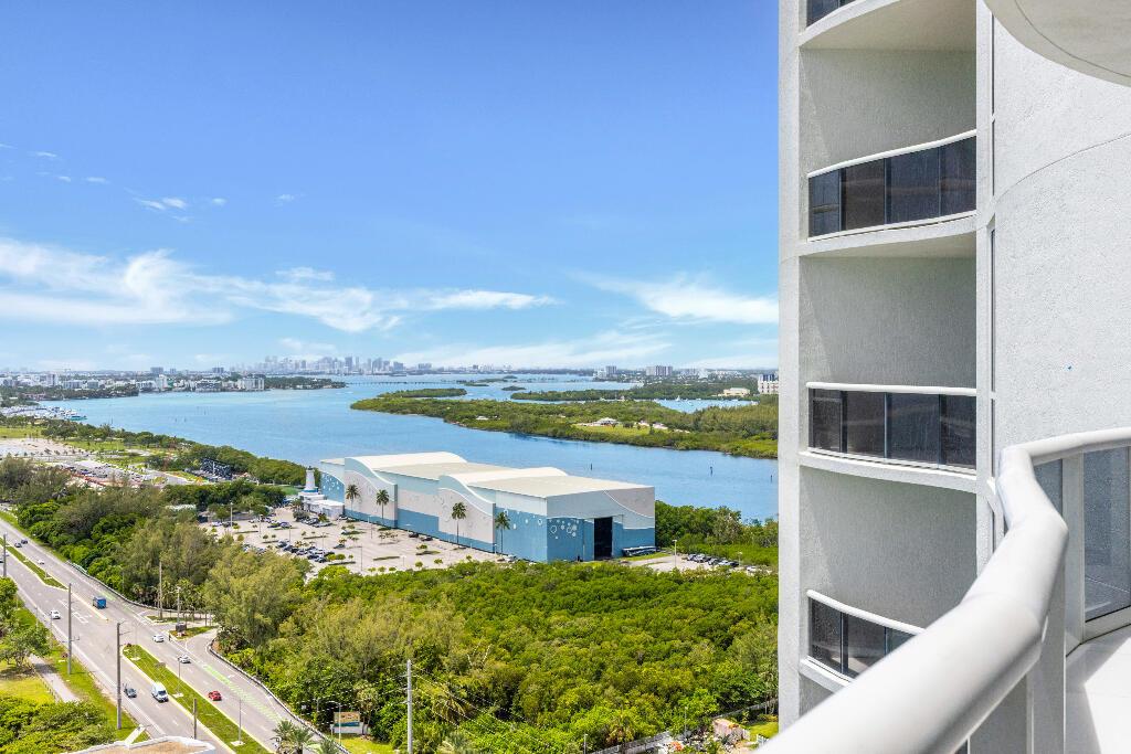 TDR TOWER III CONDO - Residential