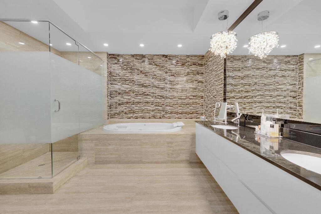 TDR TOWER III CONDO - Residential